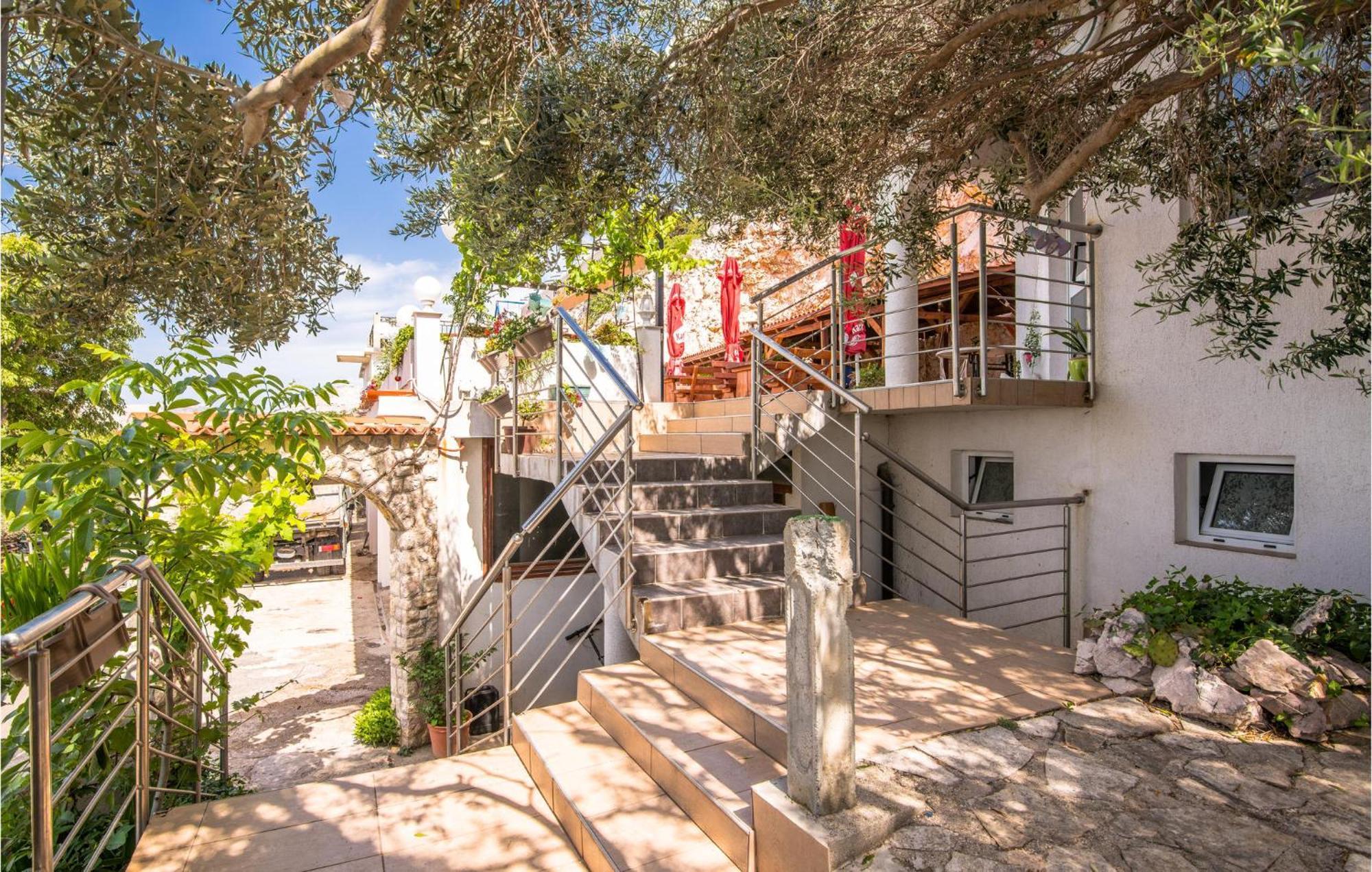 Awesome Apartment In Stara Baska 1 With Kitchen Exterior foto